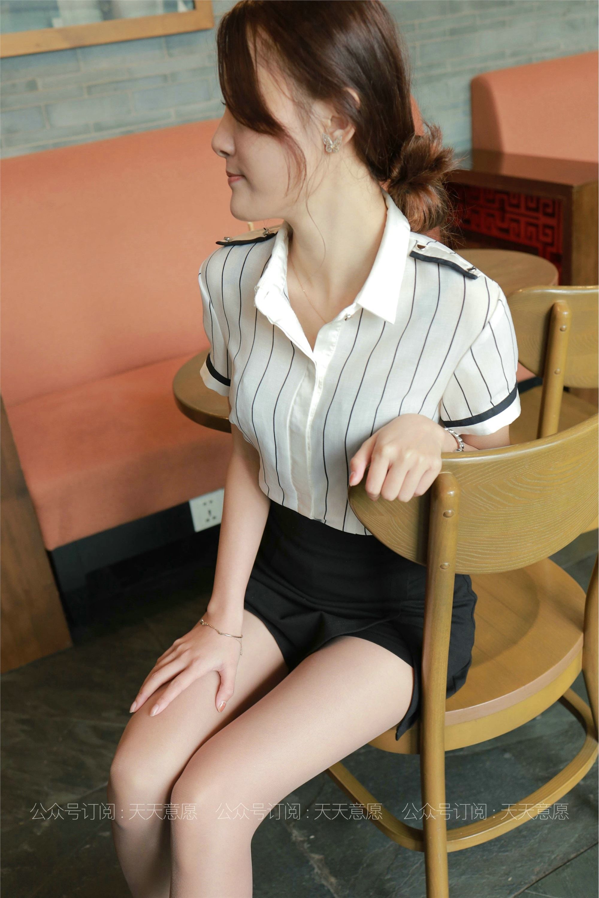 IESS异思趣向  2021.07.26 丝享家871：婉苹《沙发上的OL》